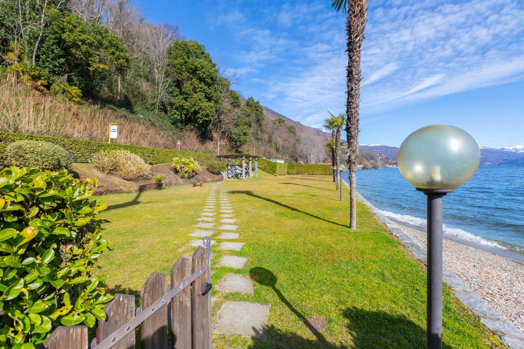 Blu Lake Apartment On Ghiffa Beach - Happy Rentals 外观 照片