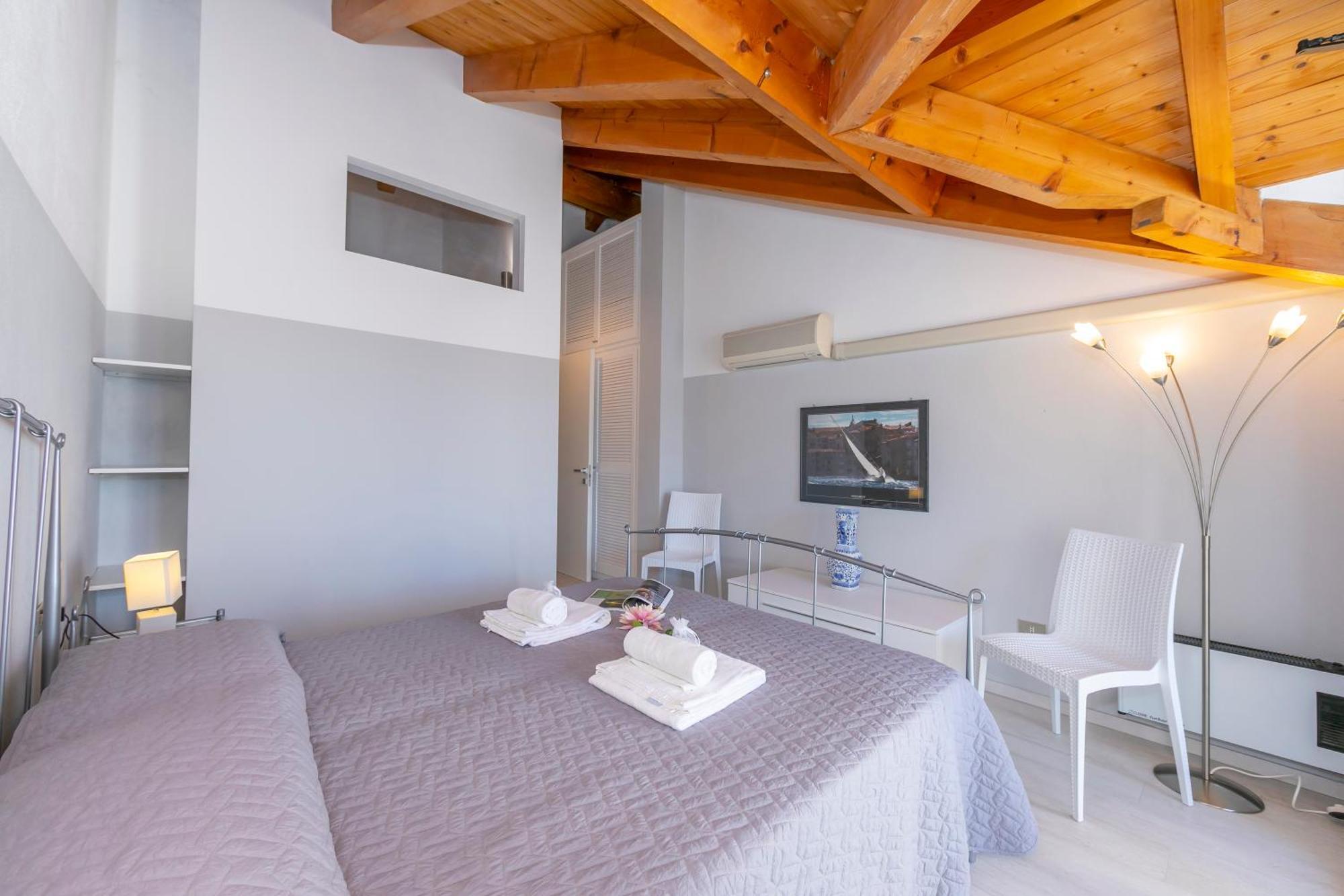 Blu Lake Apartment On Ghiffa Beach - Happy Rentals 外观 照片