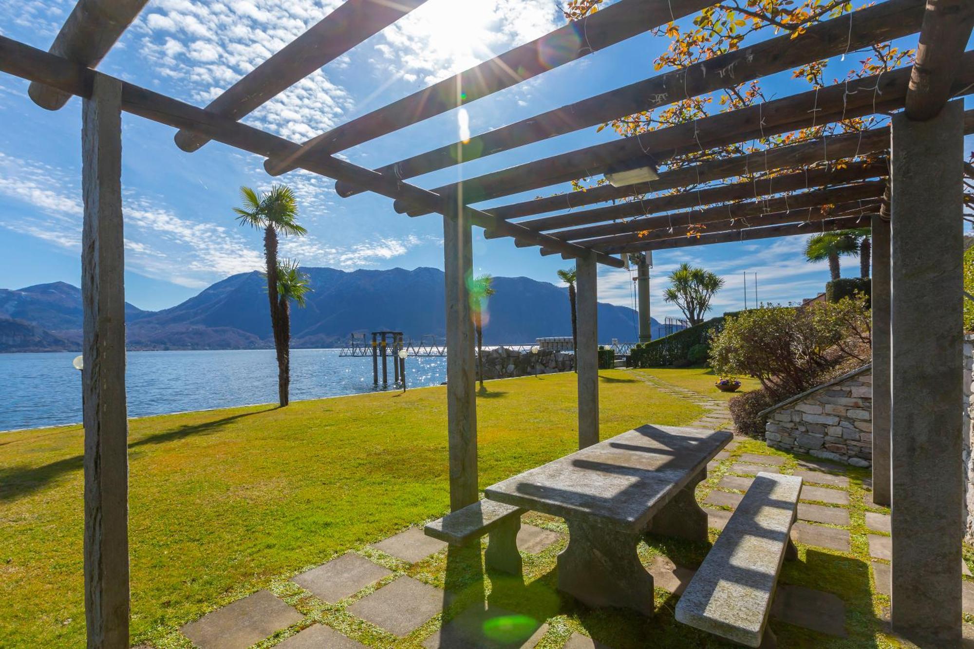 Blu Lake Apartment On Ghiffa Beach - Happy Rentals 外观 照片